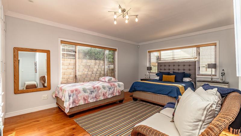 5 Bedroom Property for Sale in Southern Cross Western Cape